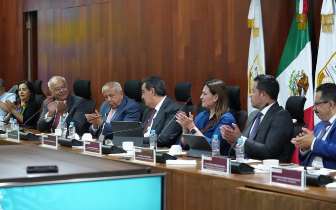 Sergio Salomón Céspedes asume el INM; Garduño ofrecerá disculpa pública por tragedia en Ciudad Juárez