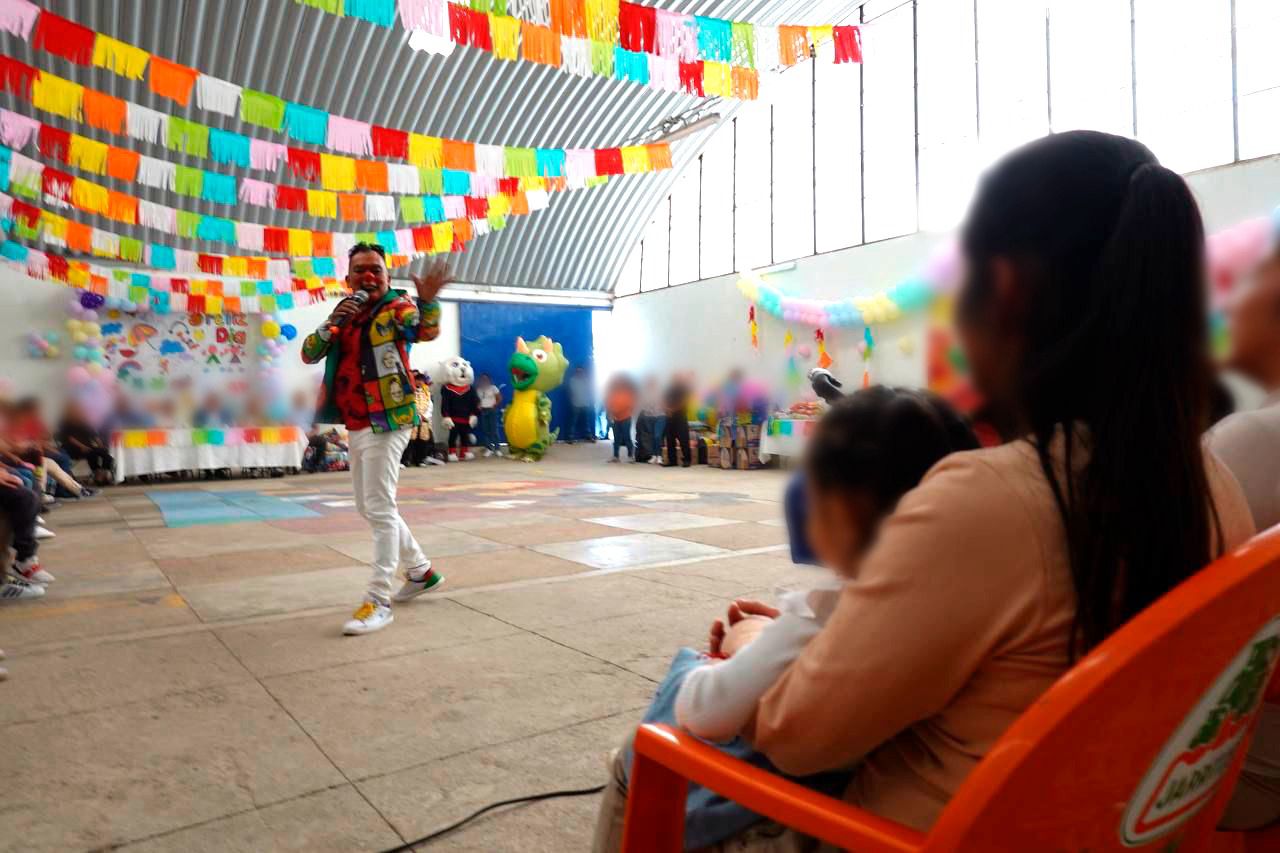 Celebran Día del Niño en cárceles de Puebla