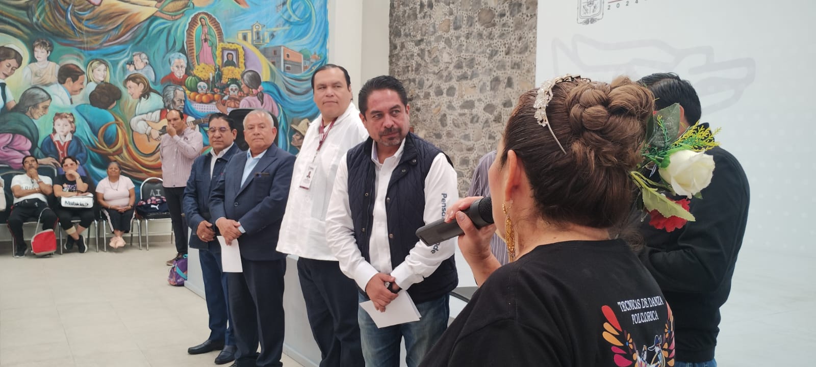 Gobierno y SEDIF atienden protesta de adultos mayores