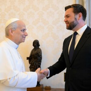 Papa León XIV se reúne con JD Vance en el Vaticano