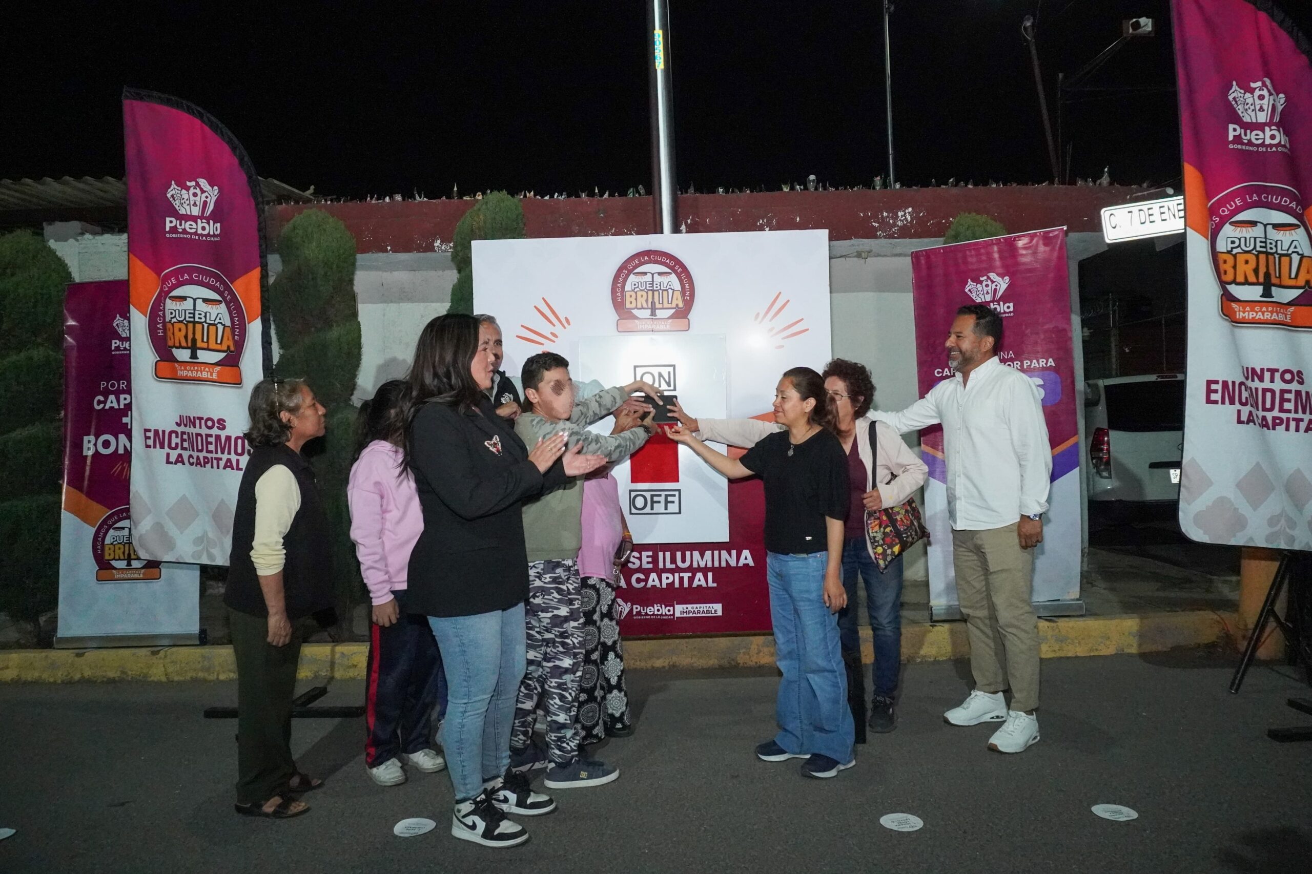 Pepe Chedraui moderniza alumbrado en Lomas del Sur
