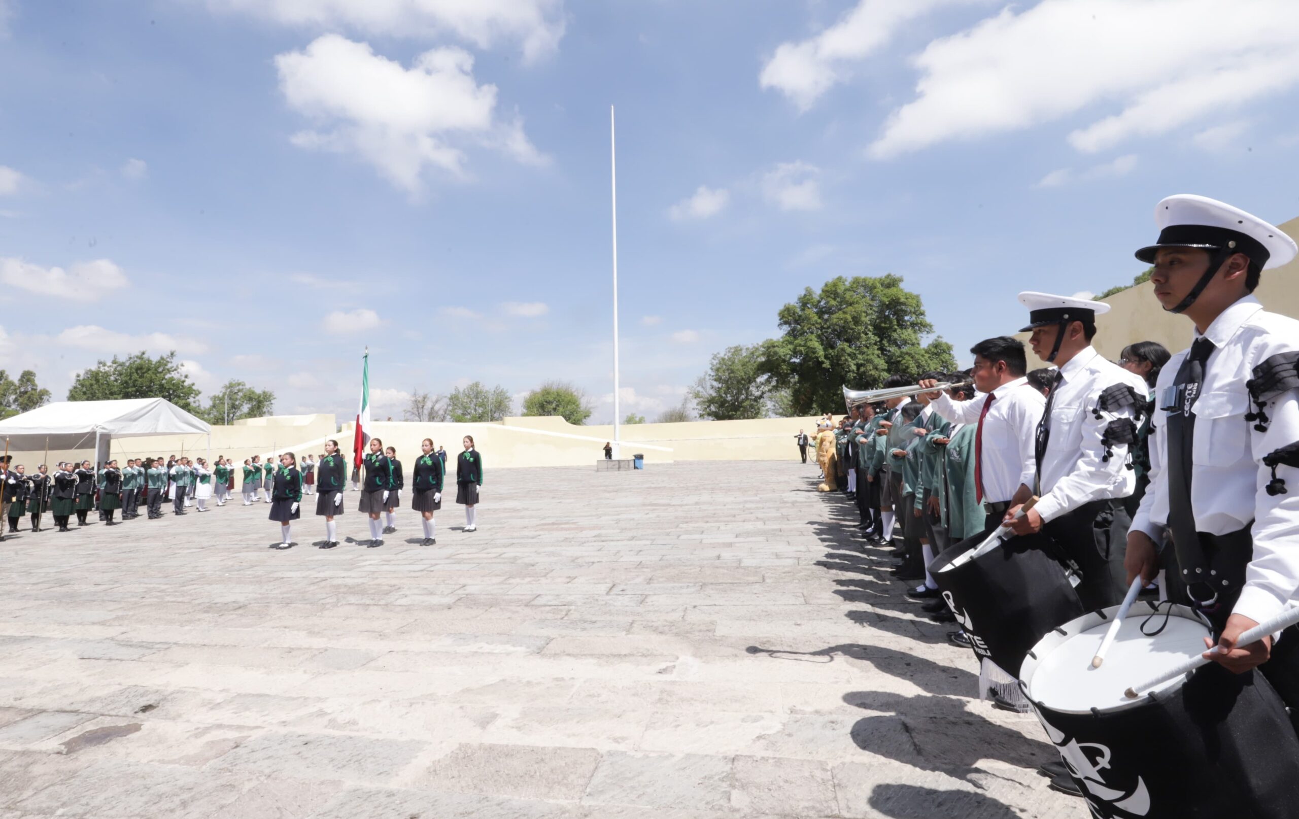 Juventud poblana honra valores patrios y el arte