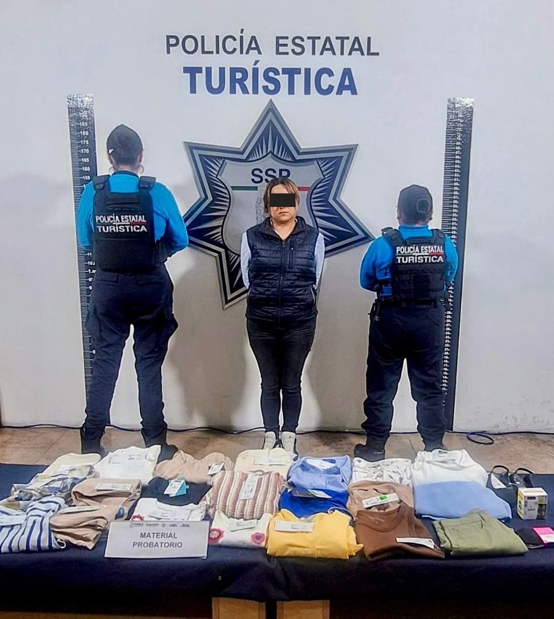 Detienen a dos por robo a comercio en Puebla