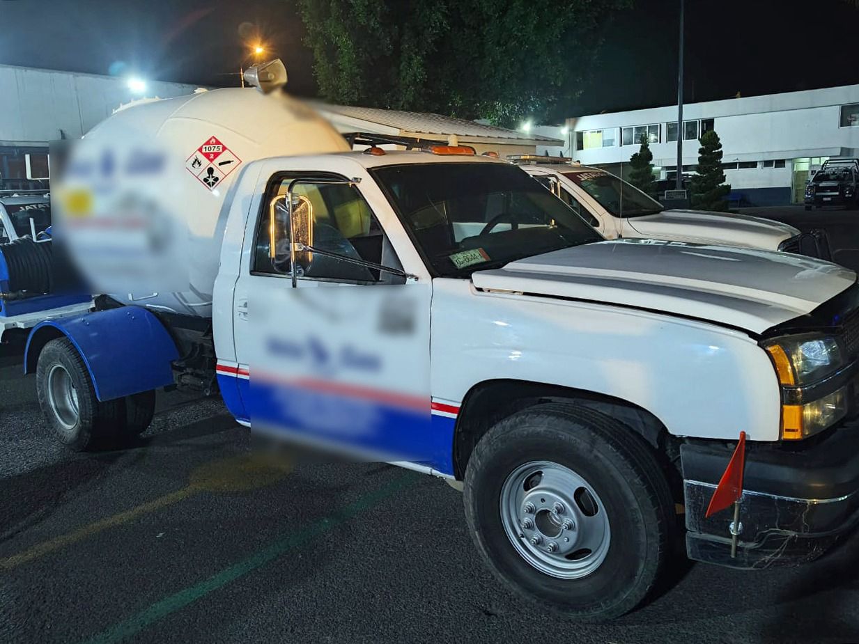 Detienen a tres por robo de combustible en Puebla