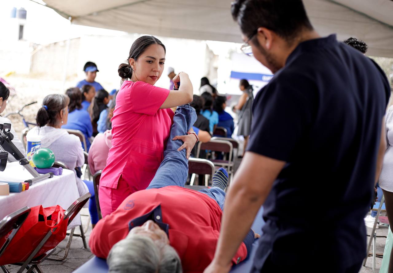 Lupita Cuautle impulsa salud en San Antonio