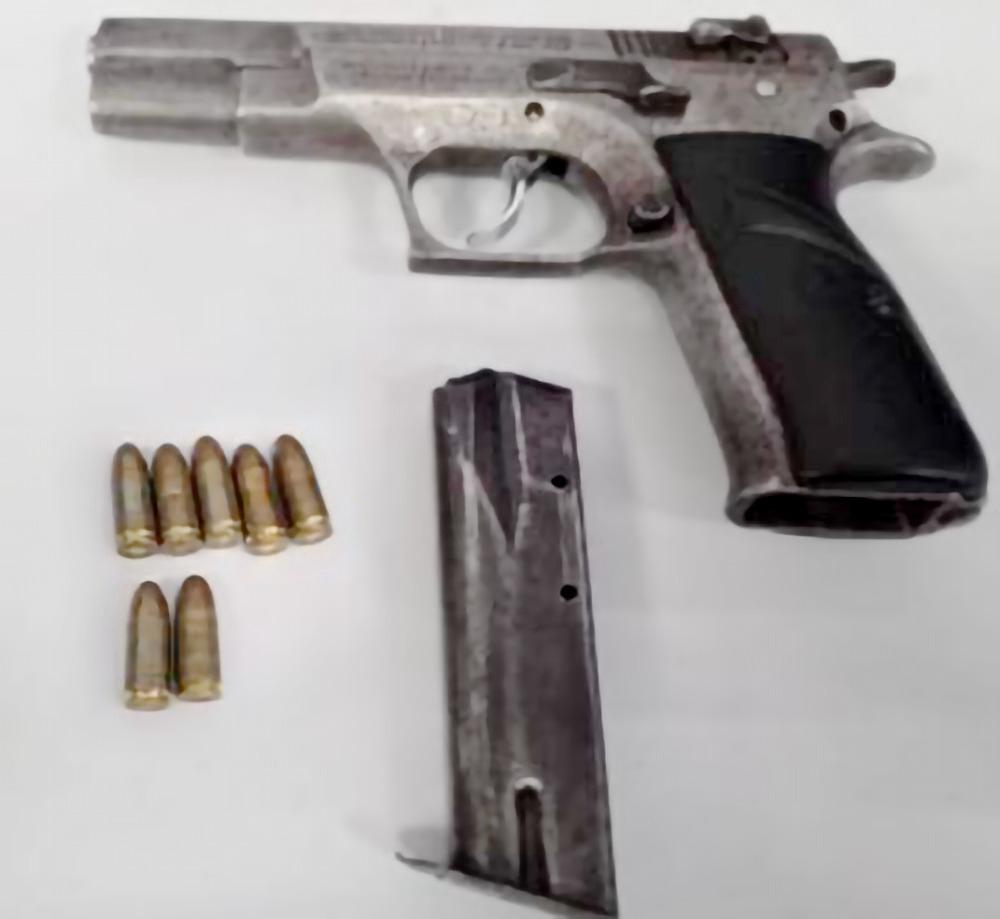 Detienen en Puebla a hombre con arma del Ejército