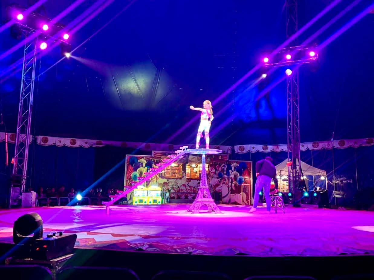 Niñas y niños del SEDIF disfrutan show del Circo Atayde