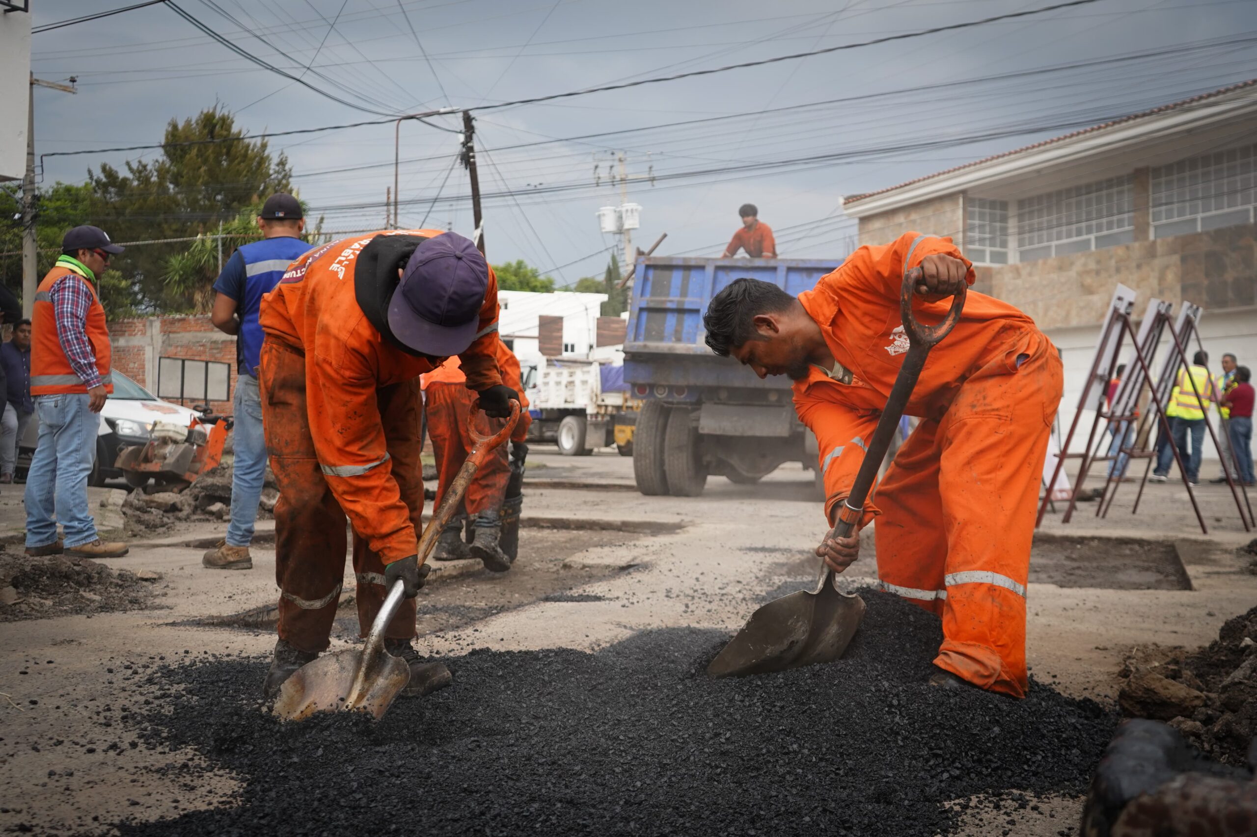 Pepe Chedraui refuerza bacheo en más de 90 colonias