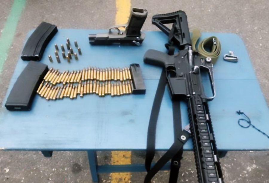 Detienen en Libres a hombre armado con fusil y pistola