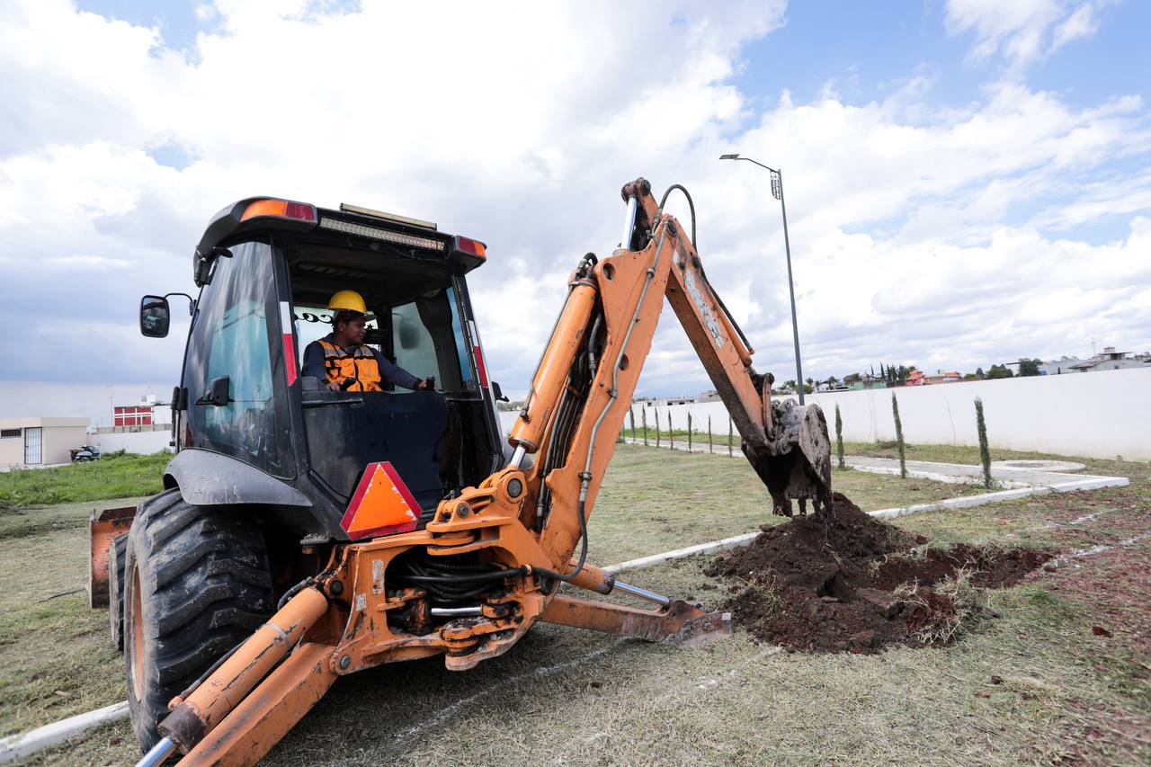 Inicia Lupita Cuautle obra en panteón de Tonantzintla
