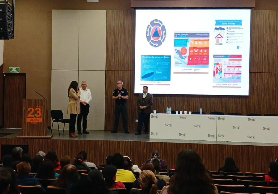 Capacita Puebla a docentes ante riesgos por lluvias
