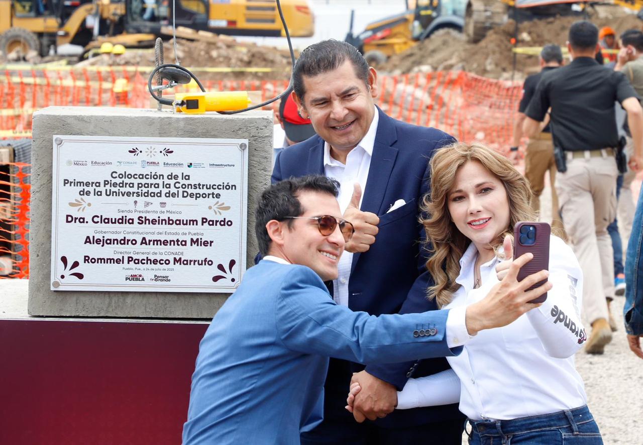 Armenta y Rommel Pacheco colocan primera piedra de la UDEP
